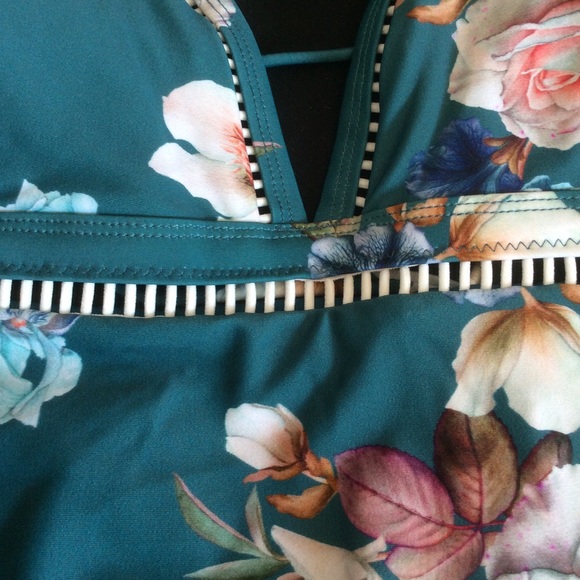 NWT Cupshe, One-Piece Swimsuit, Sz L - Picture 4 of 9